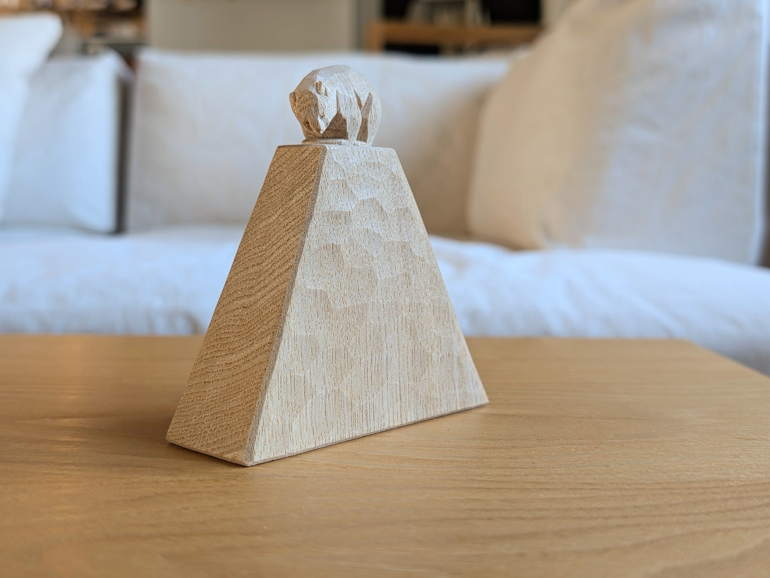 賀上隼敬 台座つきの熊 #12「登頂」 | 木彫りの熊 | inoya | Basic