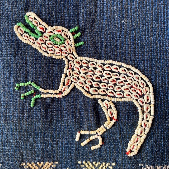 インドネシア手織りイカット　恐竜模様