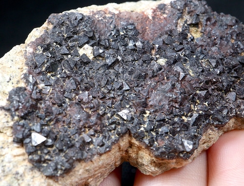 自主採掘！マグネタイト クリスタル 磁鉄鉱 83,5g ユタ州産   MGT023  原石　天然石　鉱物 パワーストーン