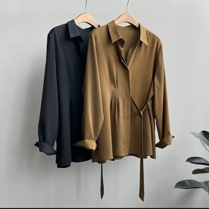 トップス シャツ ブラウス デザイン 袖あり 長袖 Vネック 襟付き ストレート Iライン 前開き ポリエステル 大人可愛い きれいめ シンプル カジュアル 大人 上品 おしゃれ お洒落 かっこいい 大人女子 こなれ感 クール モード系 セクシー モダン セクシー スタイリッシュ シック 無地 春 秋 冬 ビジネス OL 通勤 韓国系 オルチャン モテ 定番 L XL 2XL 3XL 4XL 5XL 大きいサイズ 大きい 大きめ ビッグサイズ ゆったり ゆる ビック サイズ展開 ぽっちゃり 大人カラー