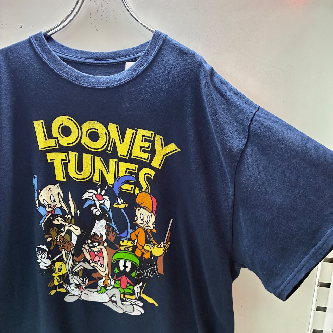 LOONEY TUNES キャラクタープリントTシャツ バッグス・バニー タズマニアンデビル ブラック