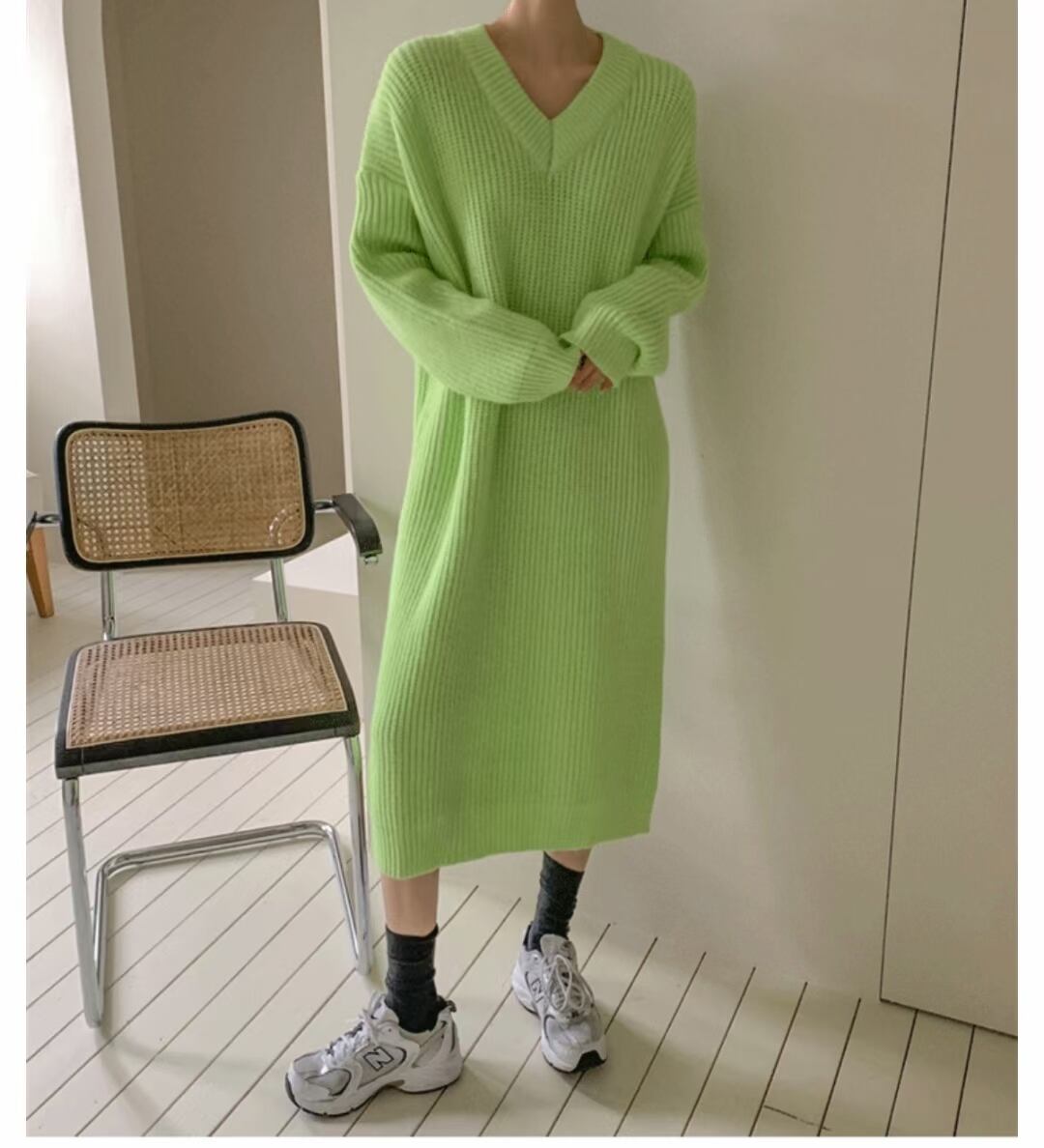 Vネックニットワンピース　AJ1079-8003