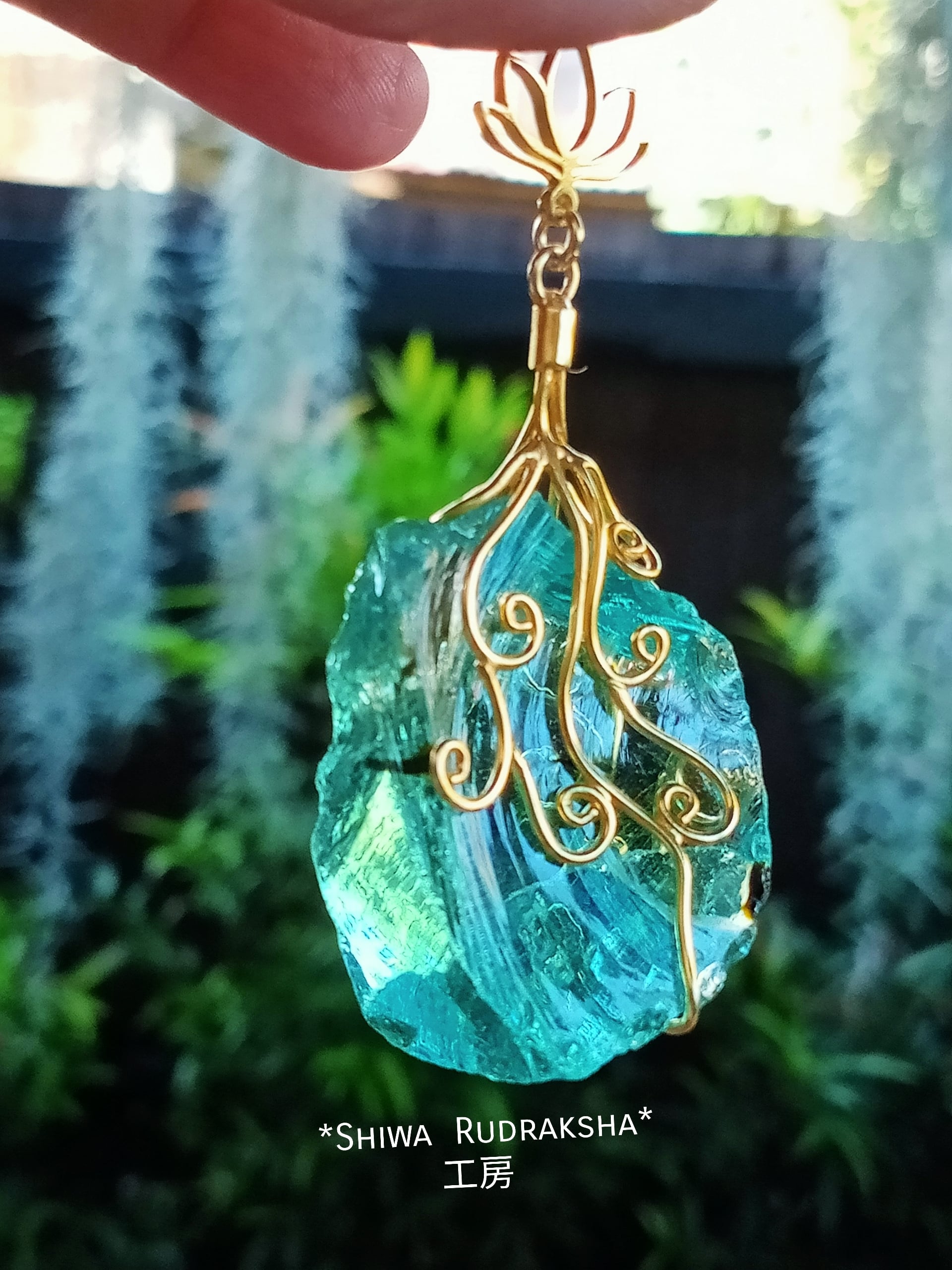 インドネシア産アンダラクリスタル】ミントグリーン☆ペンダントトップ