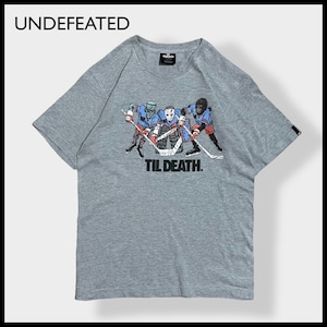 【UNDEFEATED】メキシコ製 プリント TIL DEATH ロゴ Tシャツ イラスト アイスホッケー M 半袖 グレー アンディフィーテッド  us古着