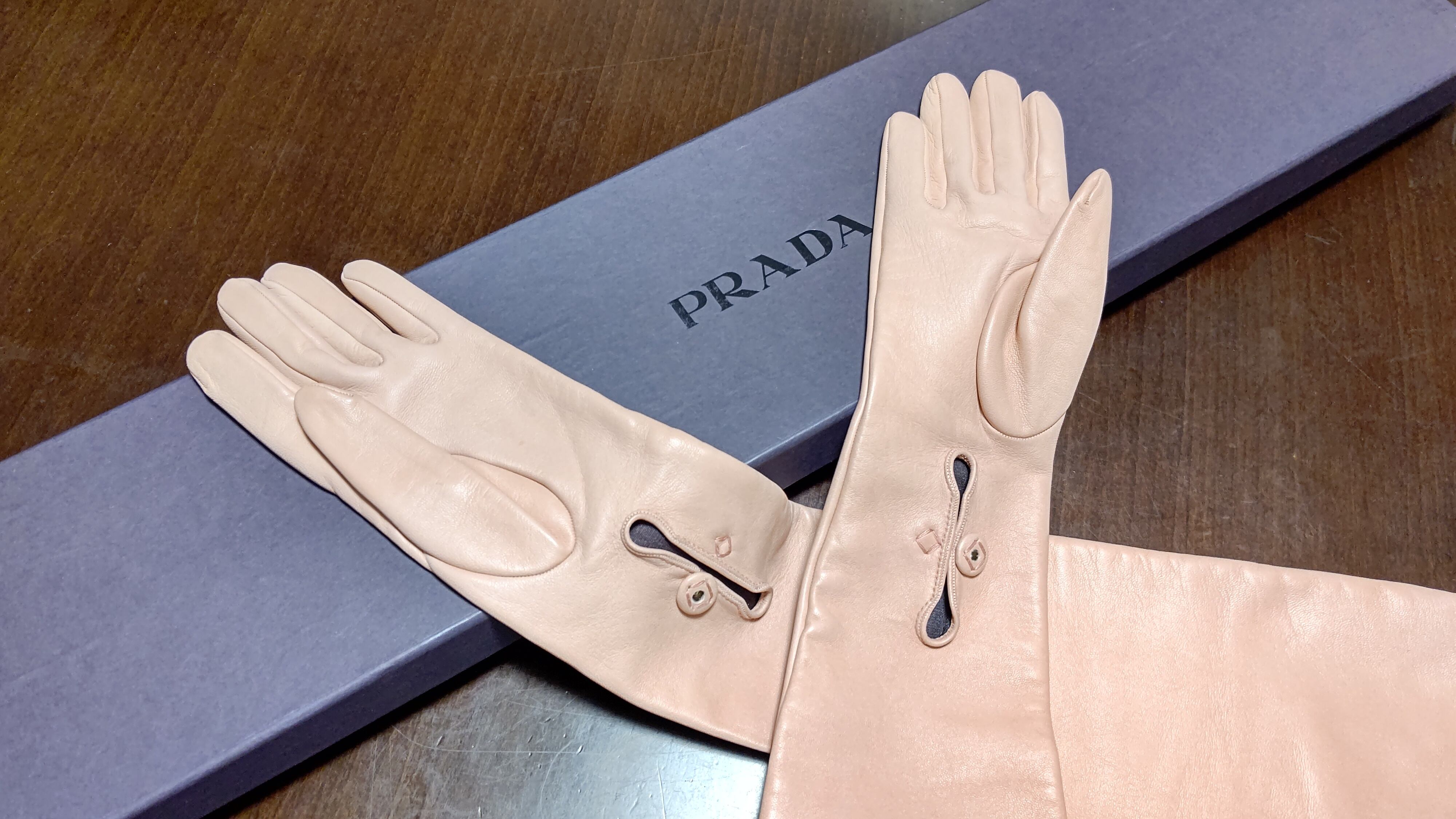 PRADA レザーロンググローブ ローズ | grassbetween BASE店