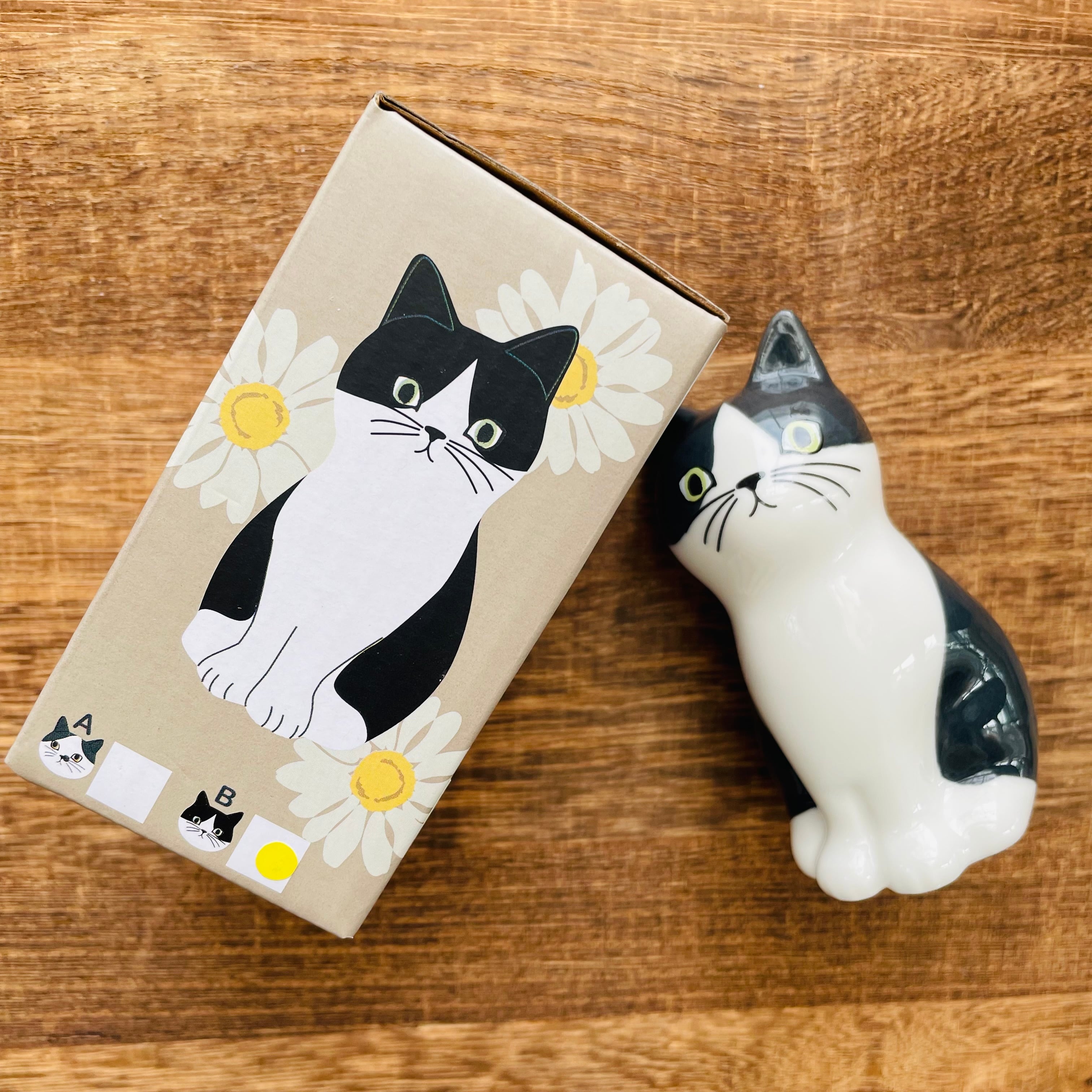 フラワーベース｜ ペンスタンド｜ハチワレこねこB　猫 ねこ ネコ 猫雑貨 ねこモチーフ 猫グッズ ネコ柄 花瓶 花器 花びん フラワーベース 置物 オブジェ フラワーアレンジ ペン立て ペンスタンド 陶器 かわいい おしゃれ レディース プレゼント 贈り物 ギフト