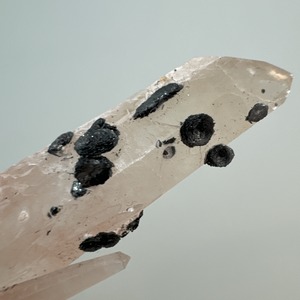 原石｜水晶(ヘマタイト共生) | 内モンゴル水晶