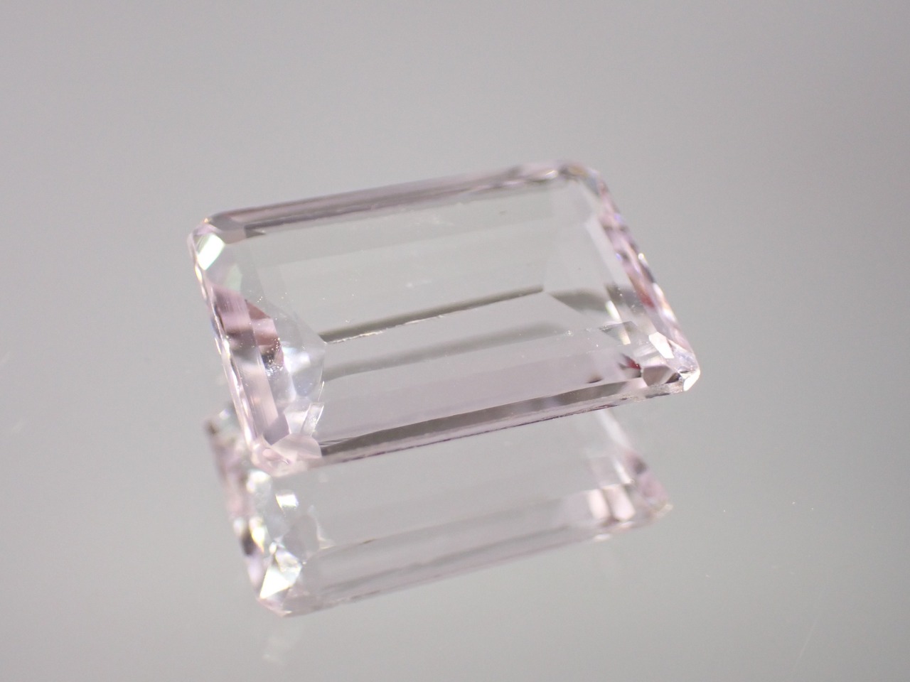 クンツァイト（カラーレス）　5.72ct　 [C13‐45]