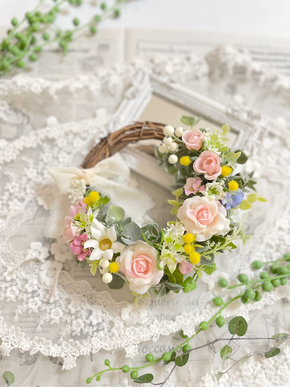 パステルピンクの薔薇と可愛い小花のフラワーリース＊直径15センチ