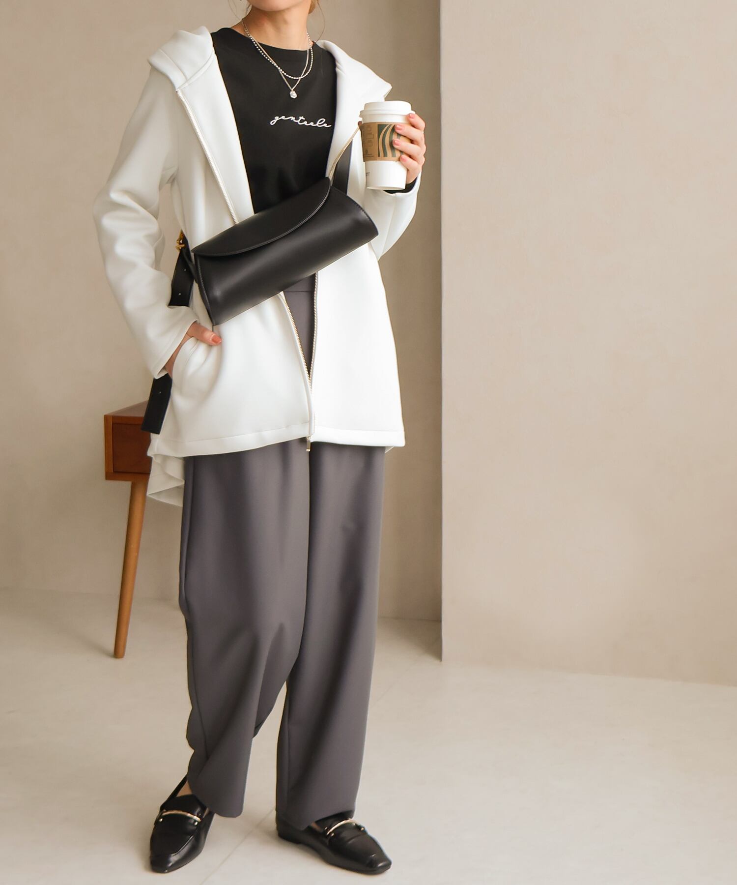 【新品未使用】インゲボルグ 白 お花レース使い パーカー/2024年 春 バックフレアパーカー | SocialGIRL（ソーシャルガール公式）