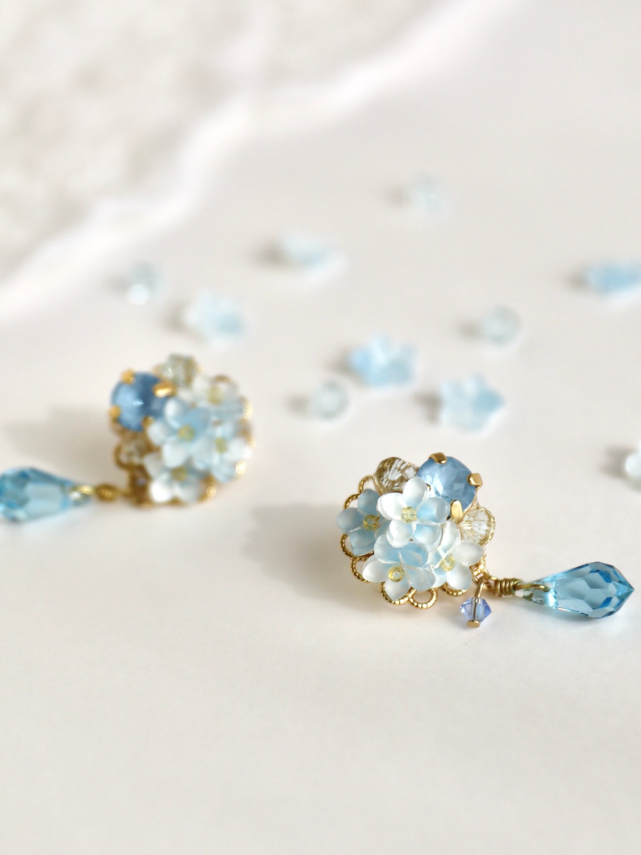 勿忘草（わすれな草）とビジューのピアス/イヤリング