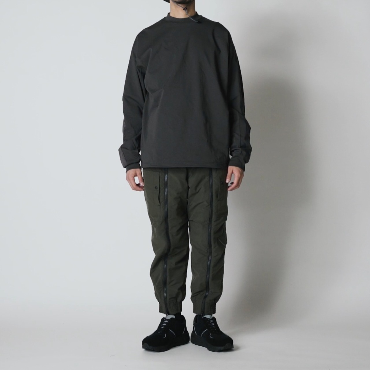 meanswhile  Split Yoke Sleeve L/S Tee  CHARCOAL