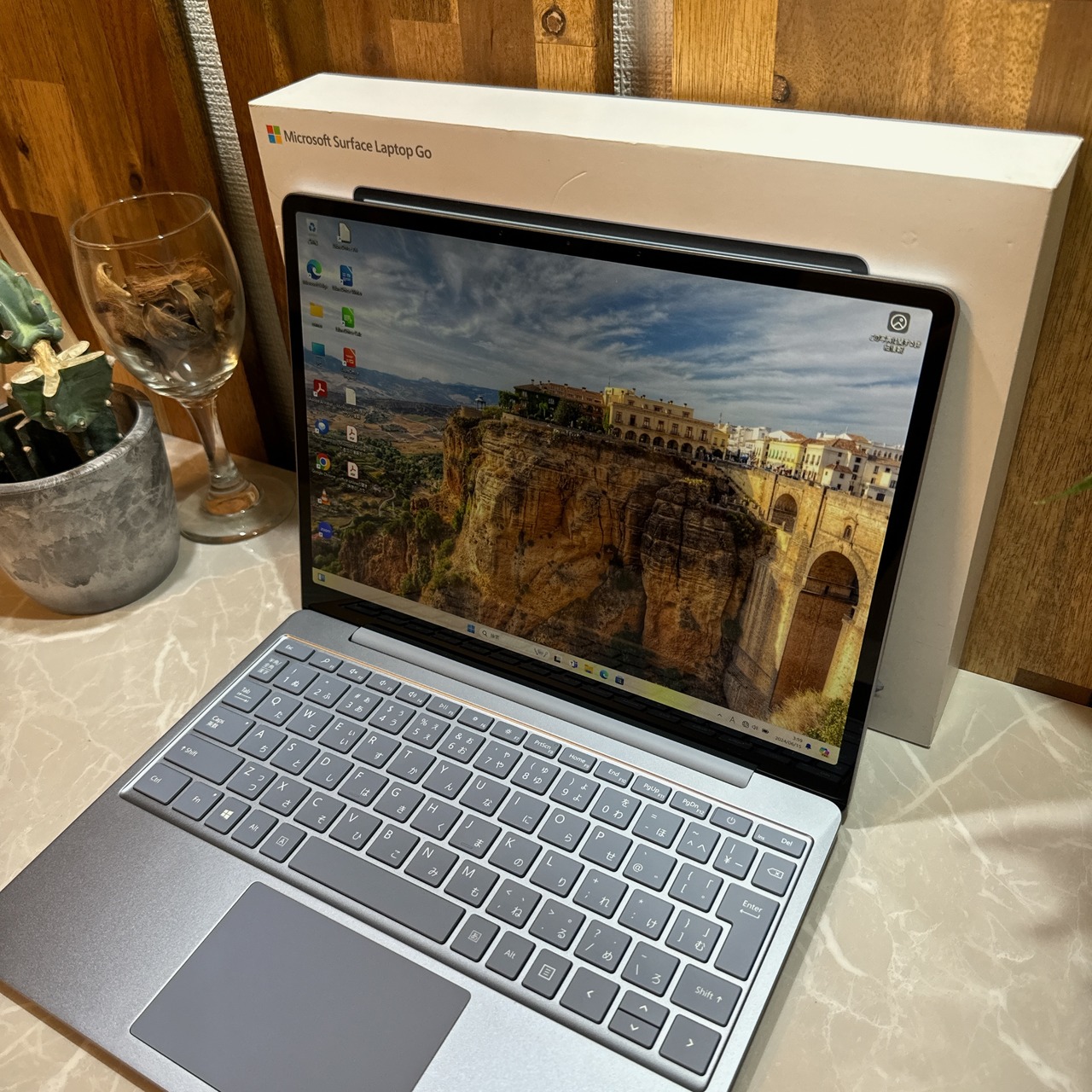美品】Surface Laptop Go アイスブルー☘️i5第10世代☘️メ8G | ほん