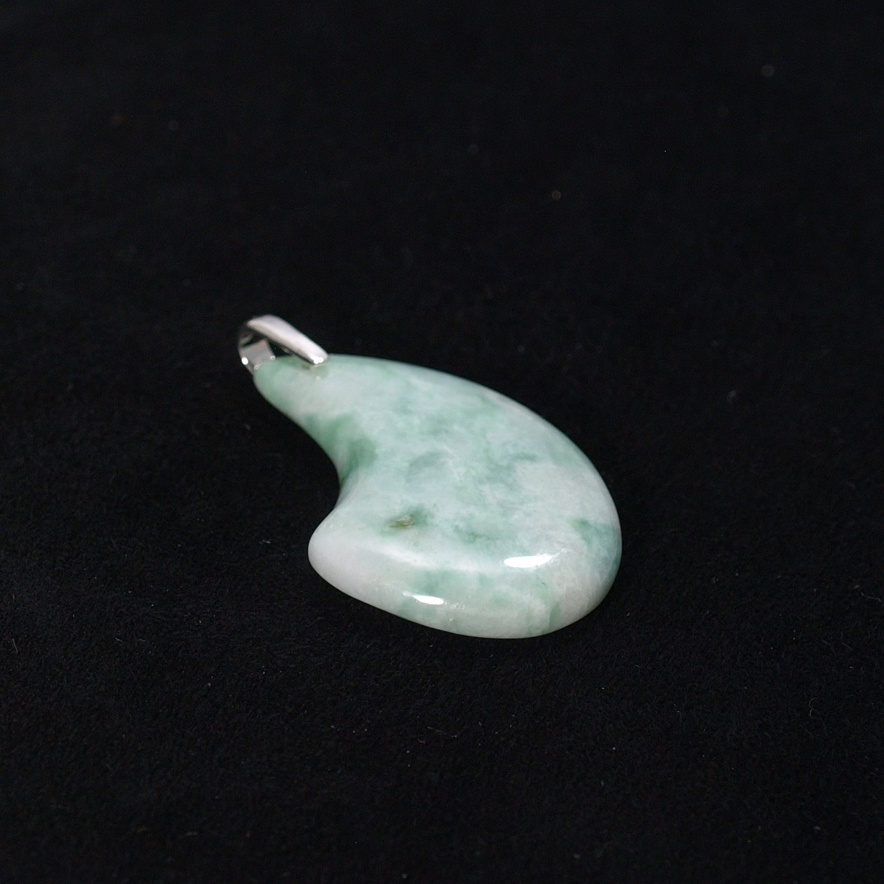 糸魚川翡翠 ペンダントトップ 月雫 7.5g | URUWA 工房 うるわ