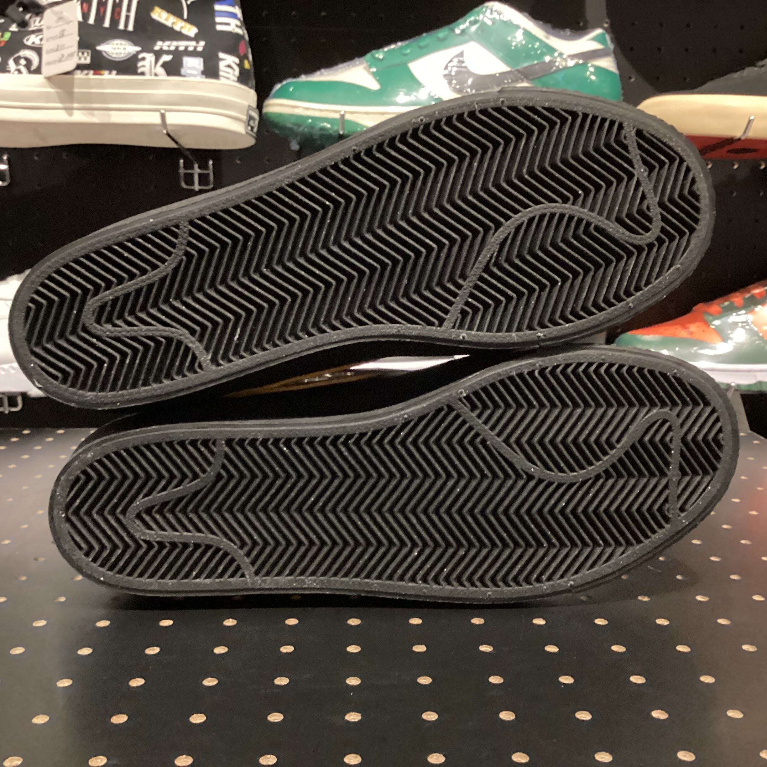 Supreme®/Nike SB Blazer Mid 27cm