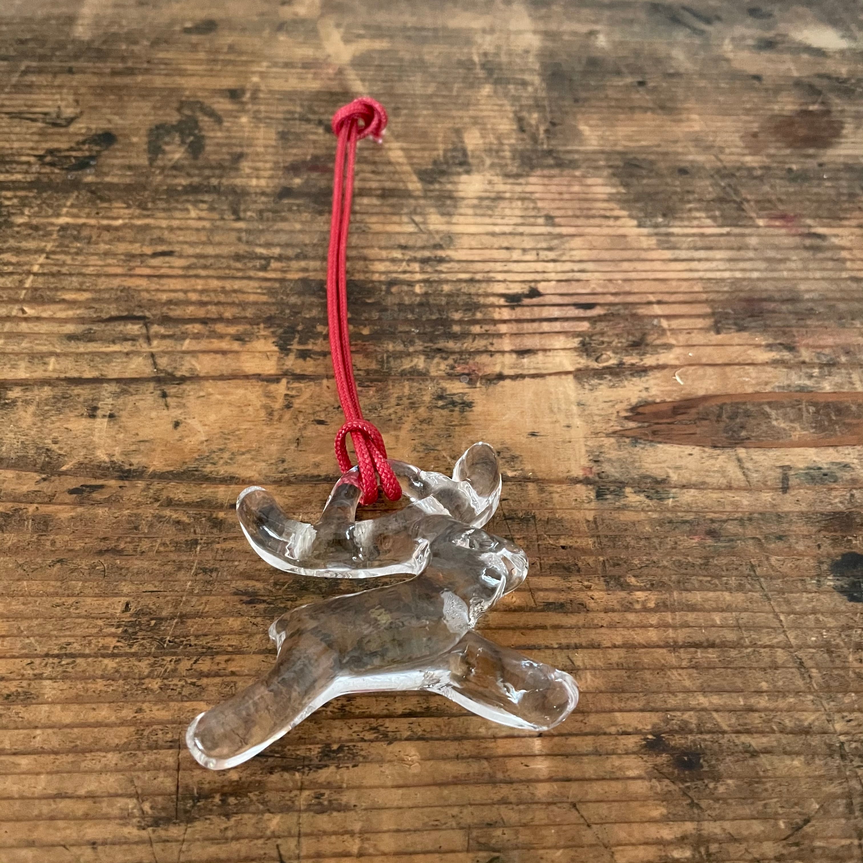 ガラスのトナカイのオーナメント