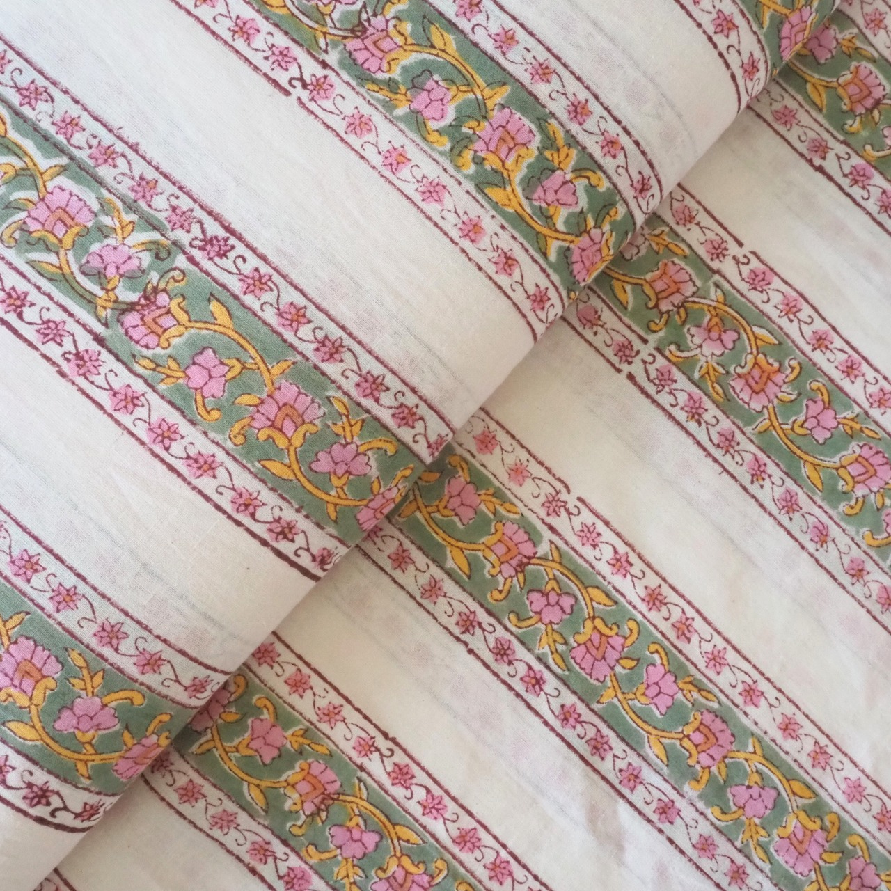 ブロックプリント生地【50cm単位】インド綿 ストライプ柄 白×カーキ×ピンク #35571-KH3