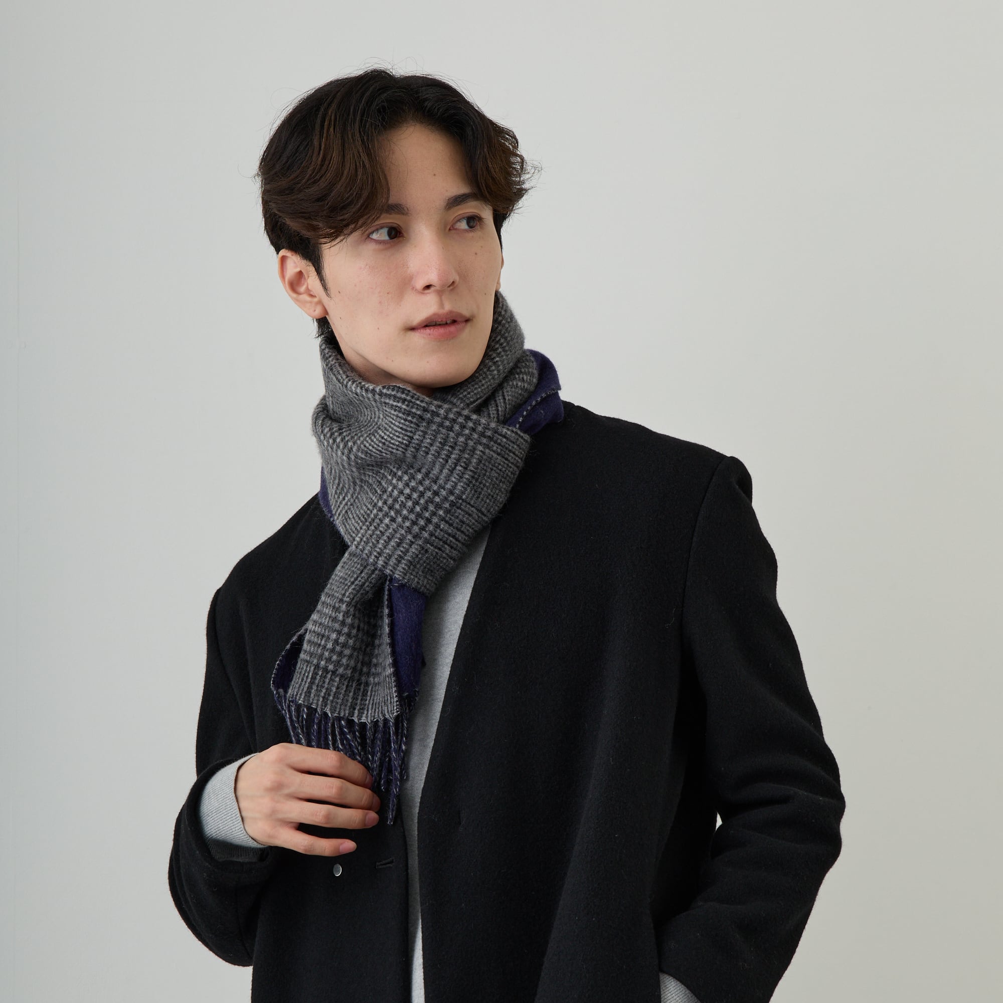Elensia】カシミヤブレンドチェックマフラー <チャコール ネイビー