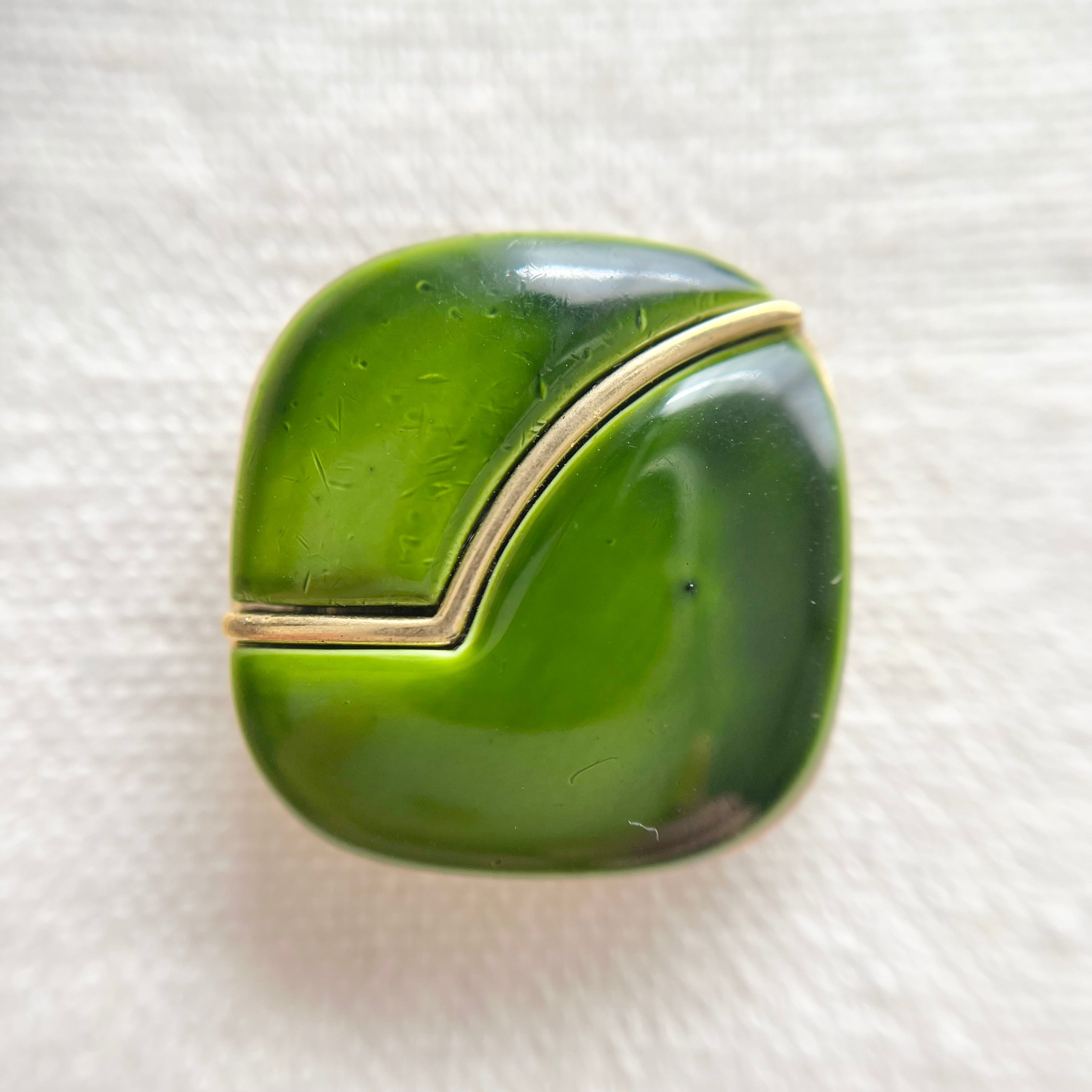 ●『2個セット』スクエア ぷっくりライトグリーン×ラインゴールド 24㎜