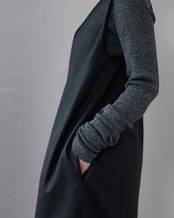 itochi - shuttle loom fabric keyneck jumper skirt / black