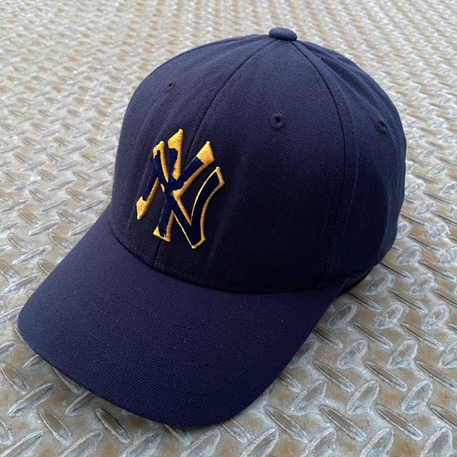 New York Yankees Logo Cap - NAVY / YELLOW
