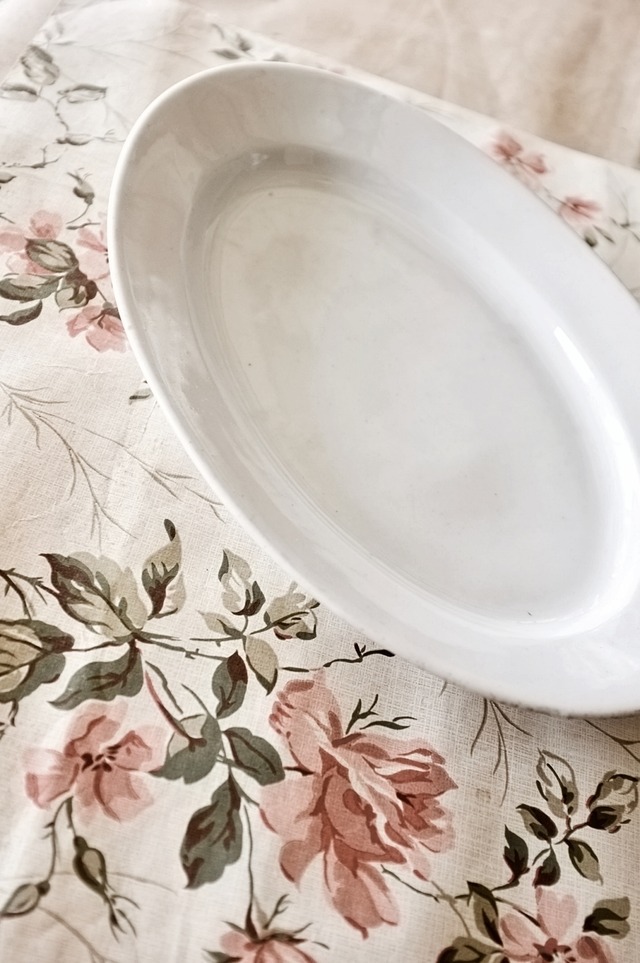 19世紀  フランス 36c おお崇高な白よ！白の集約と重厚なオーバルプレートa アンティーク