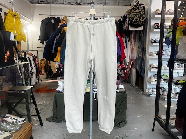 ESSENTIALS 	LOUNGE SWEAT PANT SMOKE MEDIUM 33445