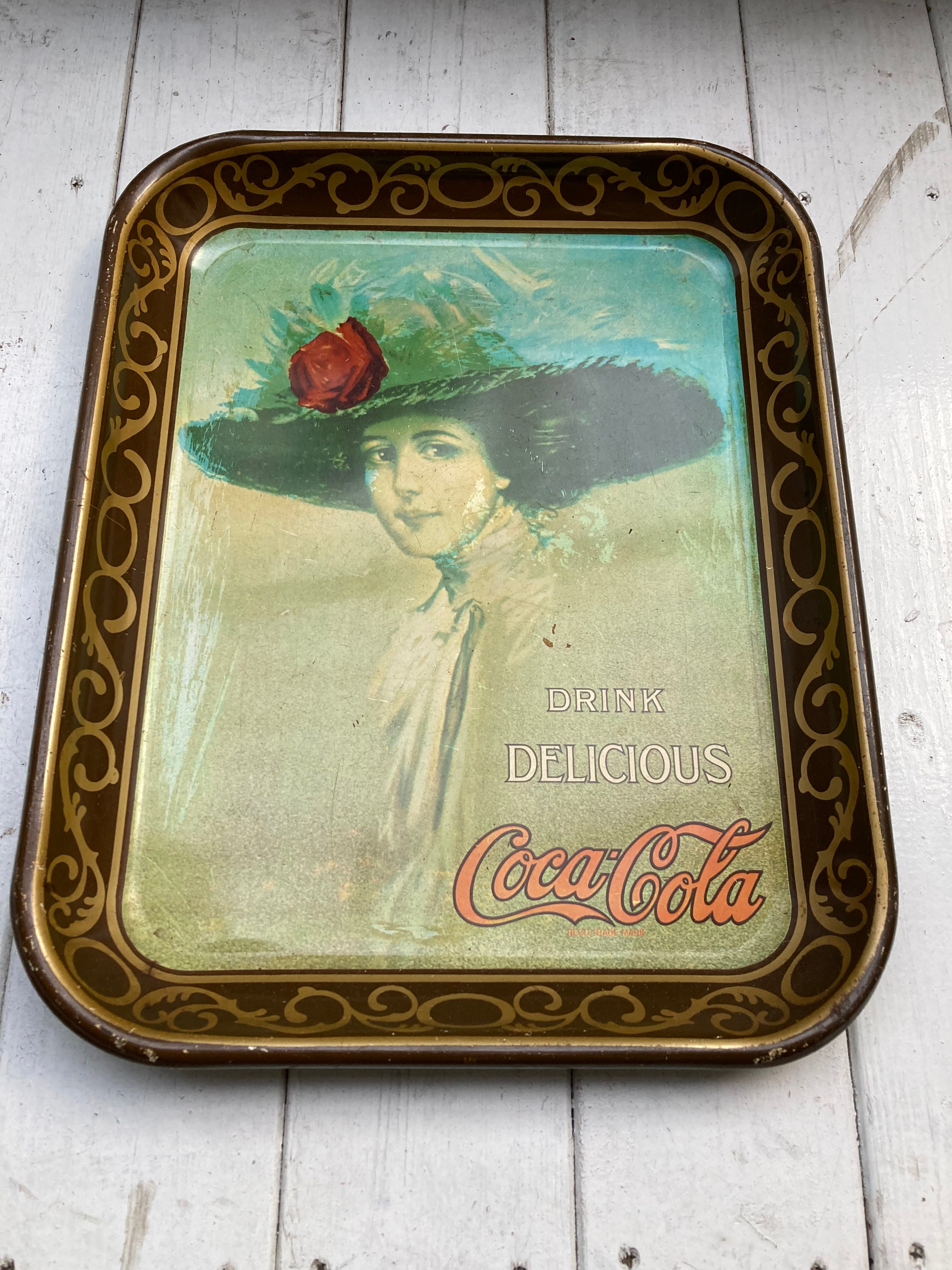 VINTAGE Coca-Cola Tray   (beady antiques)