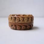 草花の丸いジュエリーボックス