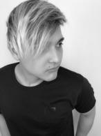 YUMA YUMAロゴTシャツ