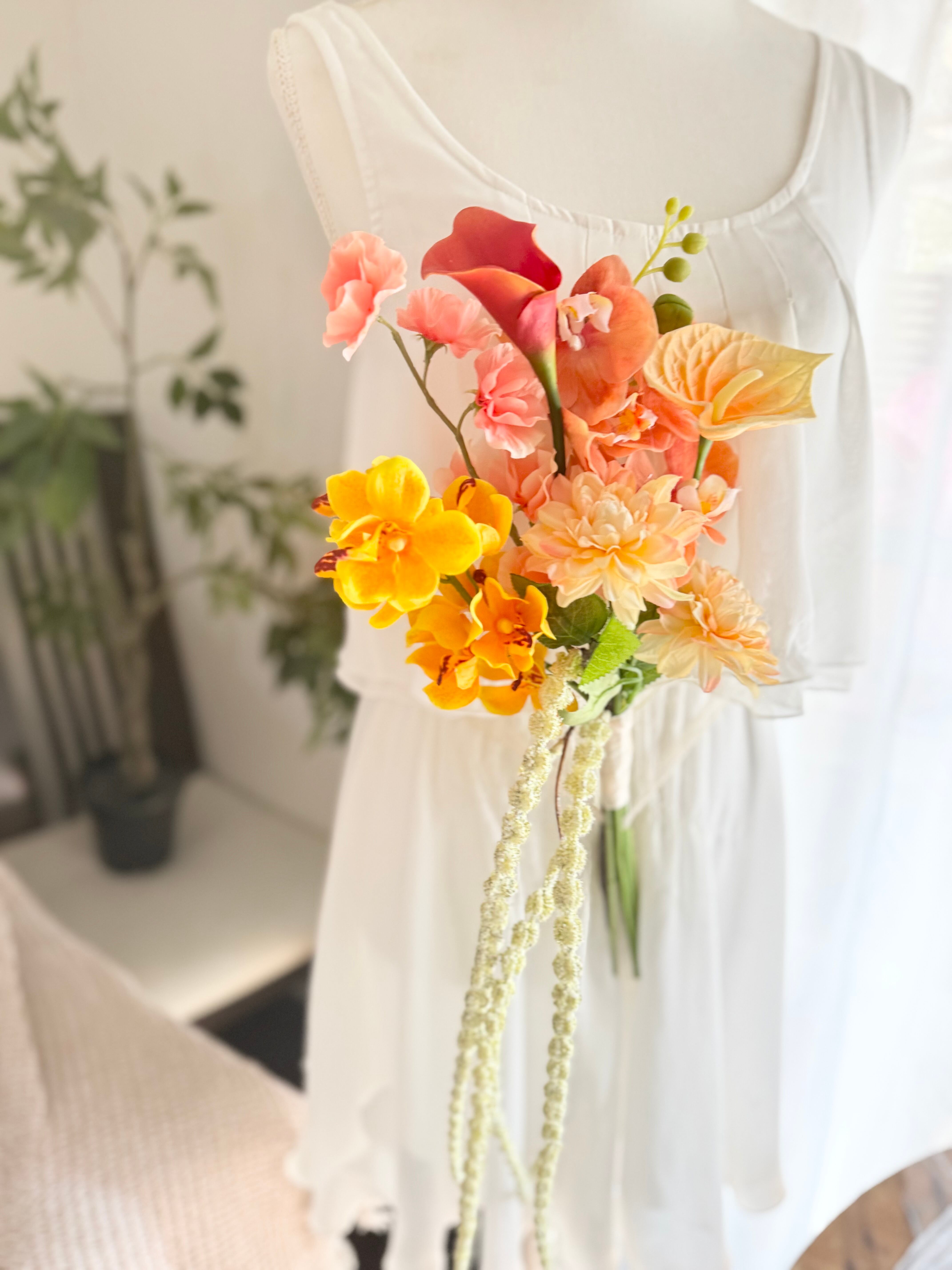 【美品】オレンジホワイト造花ブーケ 美品】オレンジホワイト造花ブーケ 【公式通販】 花束・アレンジメント