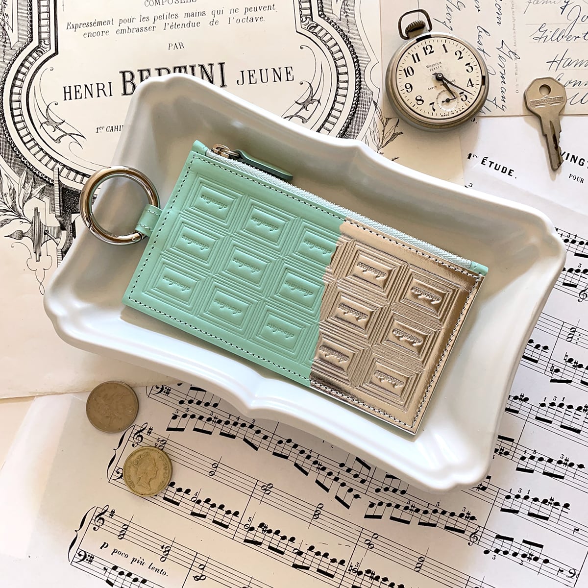 革のミントチョコ・フラグメントケース(銀の包み紙)