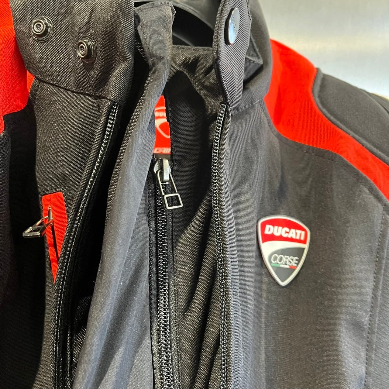 Ducati Corse tex C6(ファブリックジャケット) | ドゥカティ千葉セントラル
