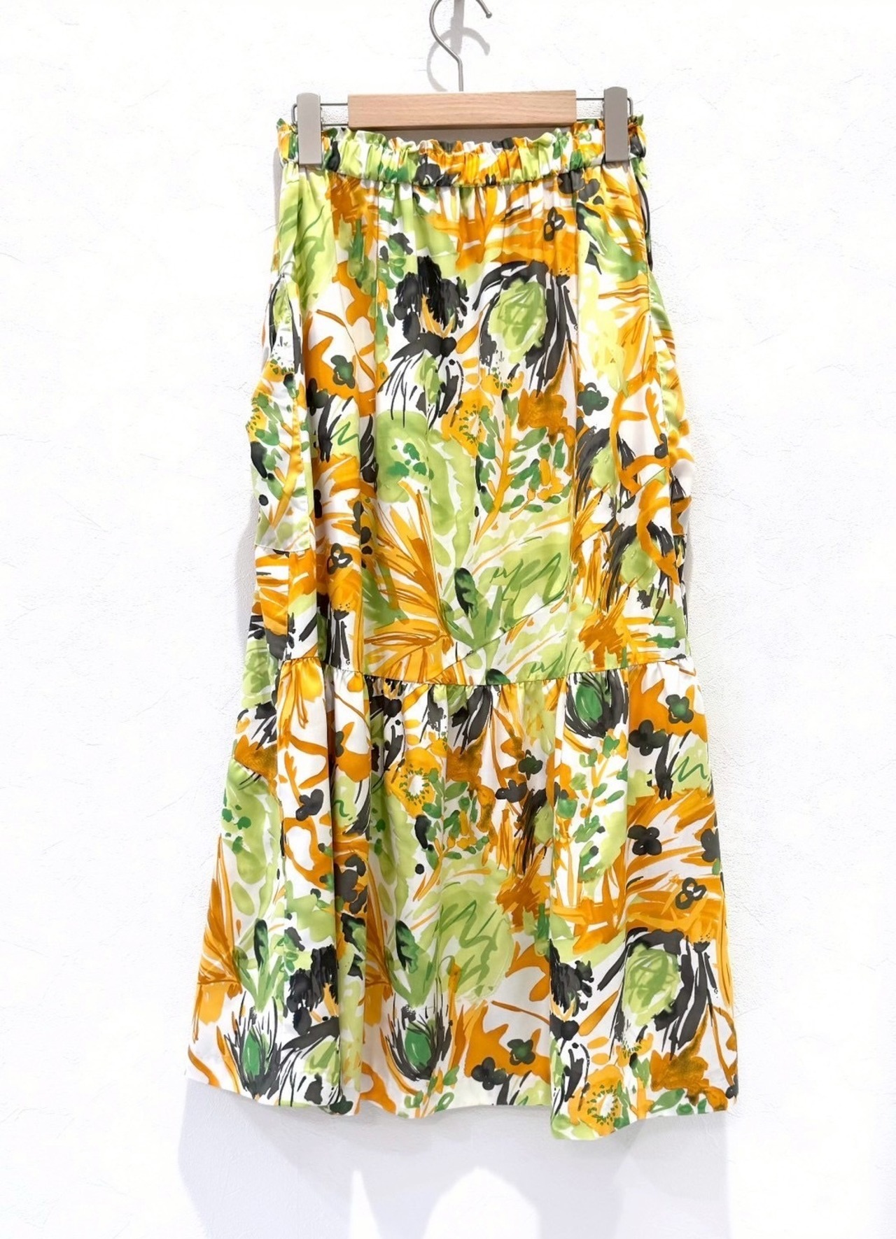 ボタニカルプリントフレアスカート