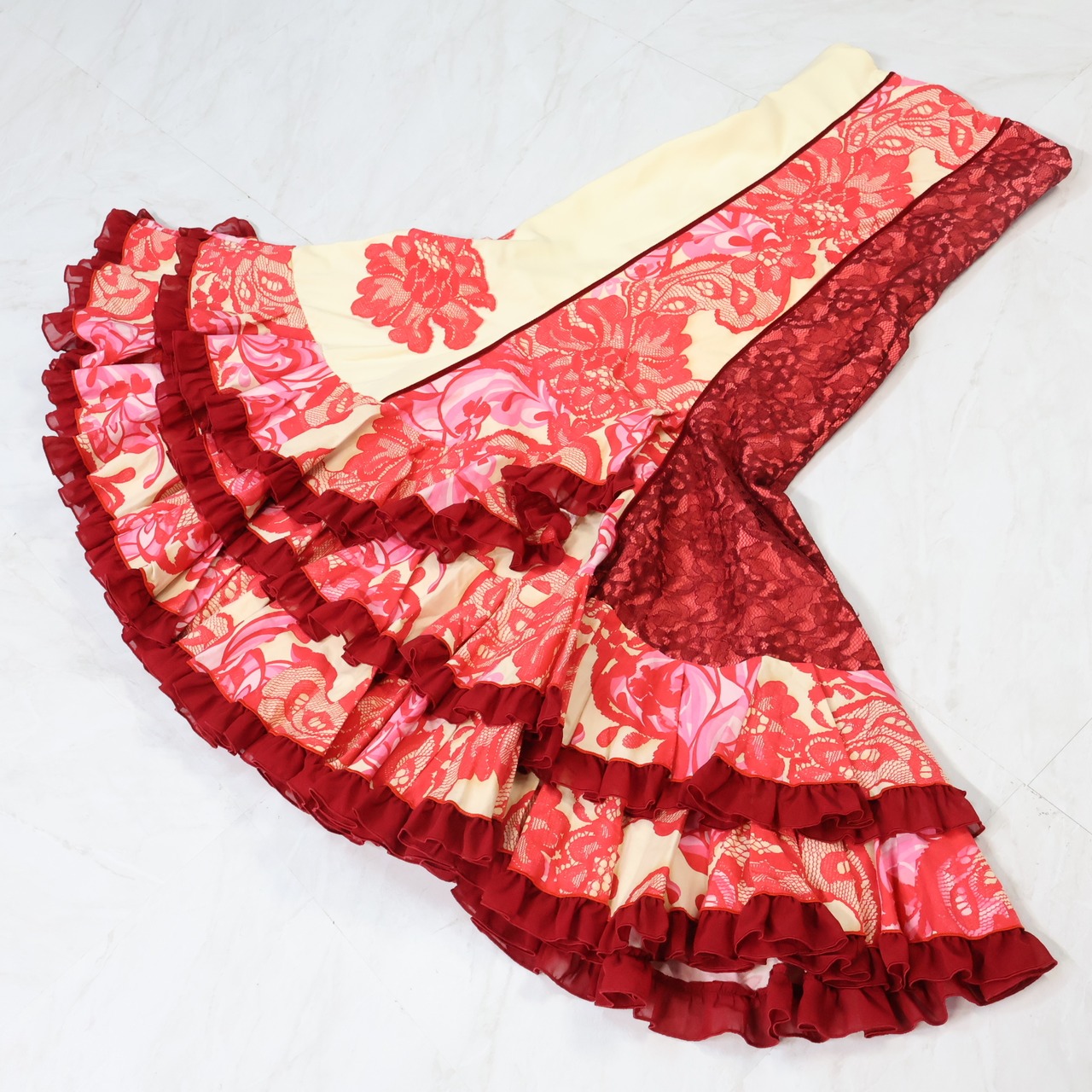 【美品 フラメンコ衣装】レッド SONIA JOHNES ソニアジョーンズ ファルダ スカート ハイウエスト ボランテ フリル レース 花柄 赤 ピンク ボリューム アイボリー コスチューム ダンス 発表会