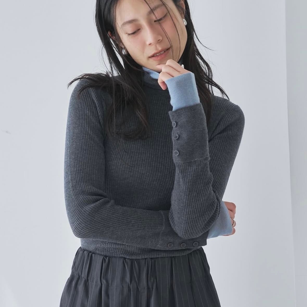 Audrey and John Wad タートルネックニット×布帛 レイヤード風 Audrey and Johnwad 】レイヤードタートルニット | valance 福井