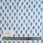 ブロックプリント生地【50cm単位】インド綿 片耳デザイン付き 小花柄 白×水色 #55123-WT2