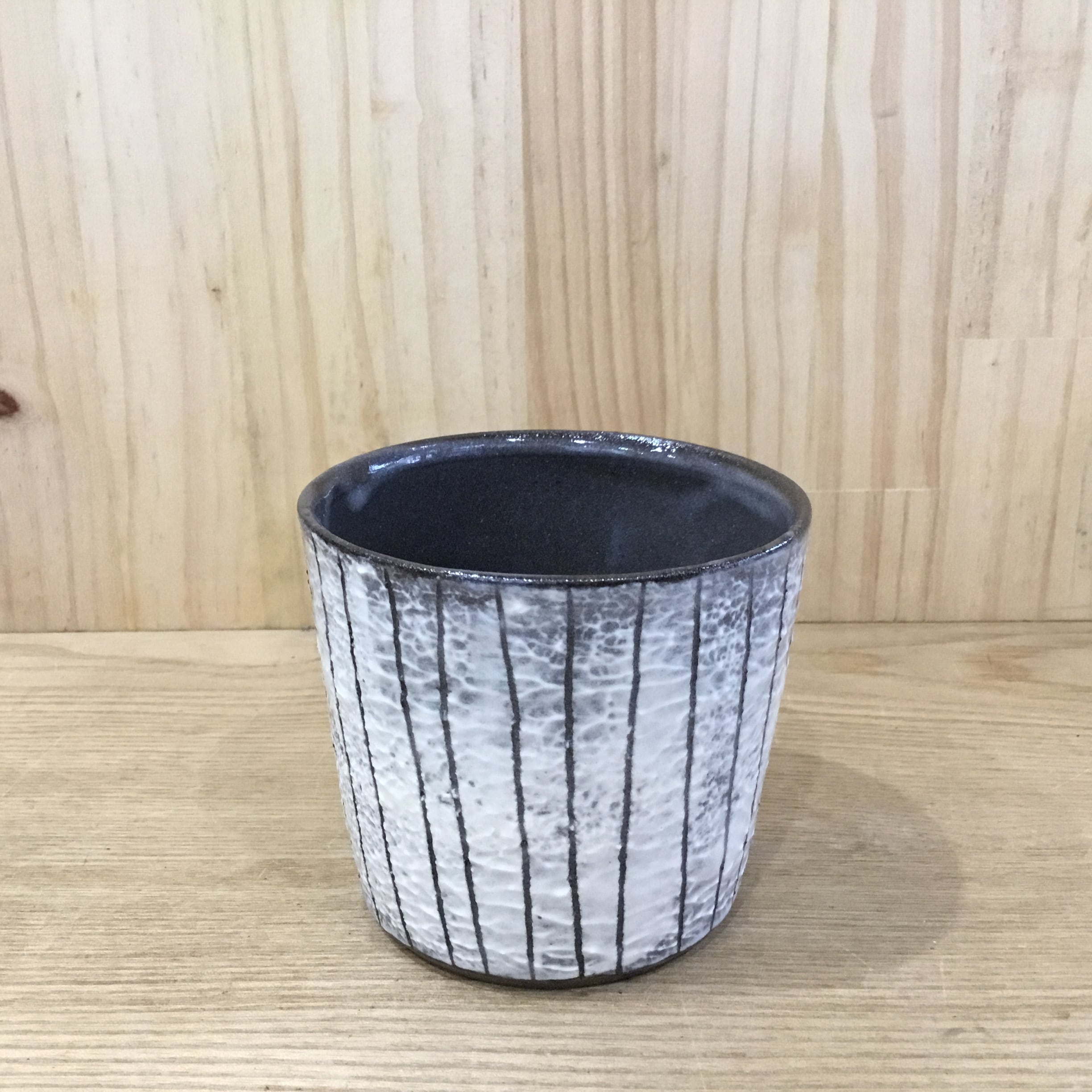 笠間焼 線絞 フリーカップ(小) 新井倫彦作 | 趣味の園芸と陶器山竹