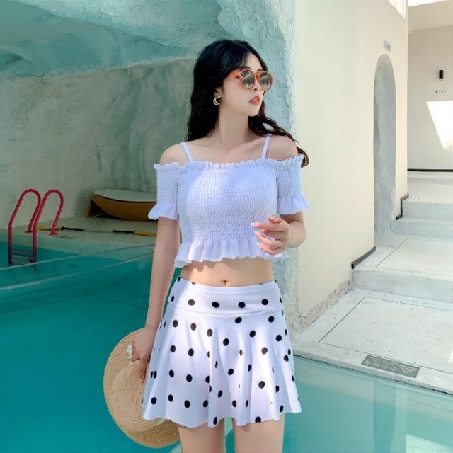 水着 レディース 送料無料 ビキニセット 3色 襟付き スカート ドット フリル ハイウエスト ハイライズ キャミソール オフショルダートップス  スタイル 着痩せ 体形カバー インスタ トレンド きれいめ かわいい 無地 セクシー エレガント フェミニン  ストレッチ  伸縮性  ホワイト 白 ドレープ ナチュラル リラックス リゾート シャーリング キュート ガーリー 大人かわいい   M L XL   ワンピース スイムウェア 海 ビーチ プール 旅行 海水浴 ワンショルダー クロスリボン