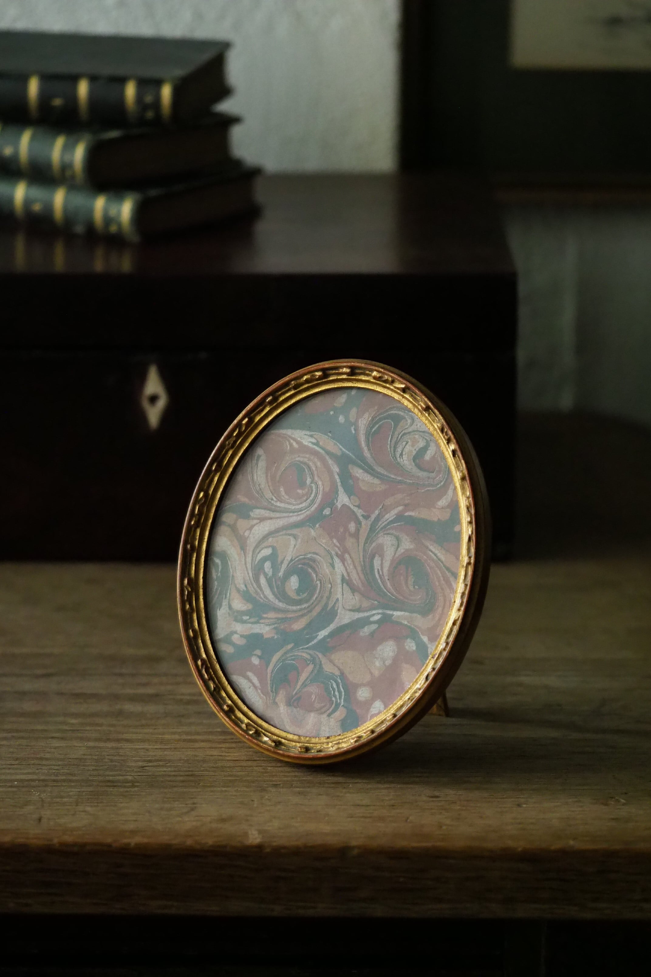 小さな楕円額縁-antique oval stand frame | アンティーク
