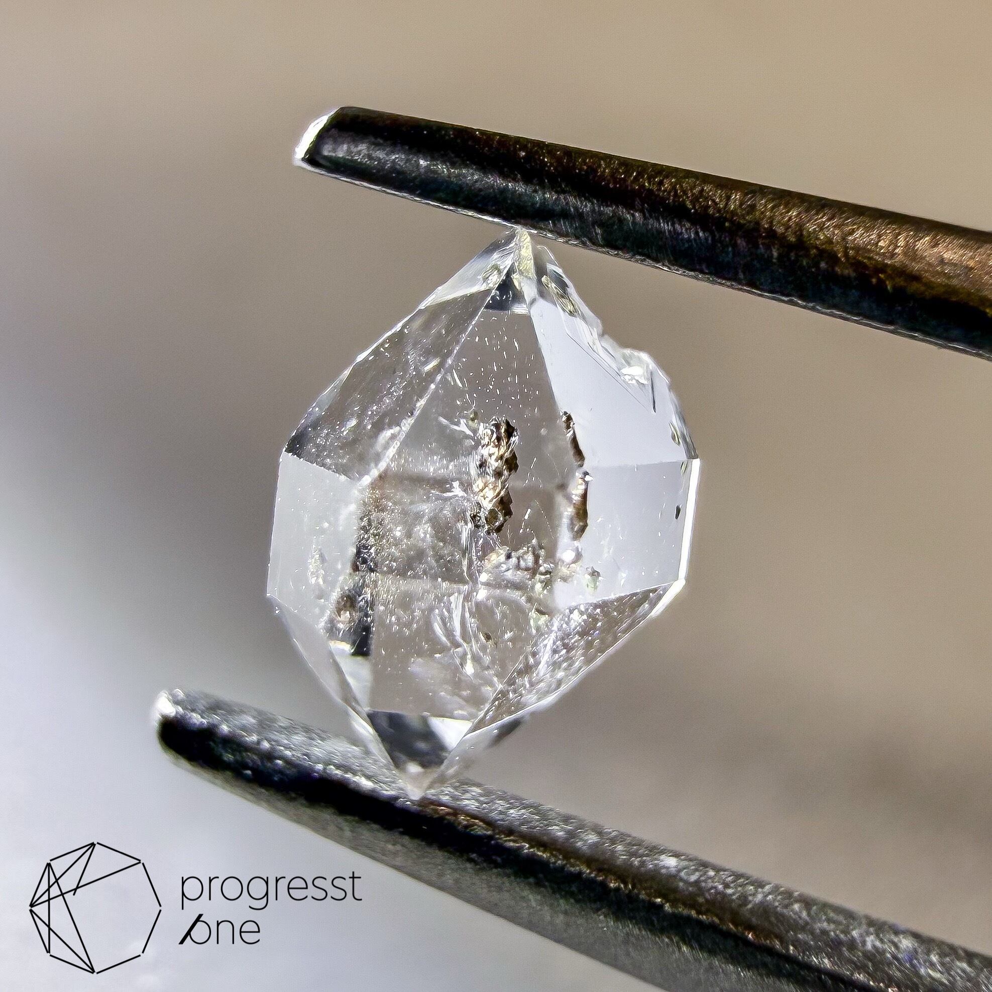 和ラオ‼！ハキマーダイヤモンドオイルイン　アメリカニューヨーク州産 ハーキマーダイヤモンド(オイルイン)0.55ct | progresstone