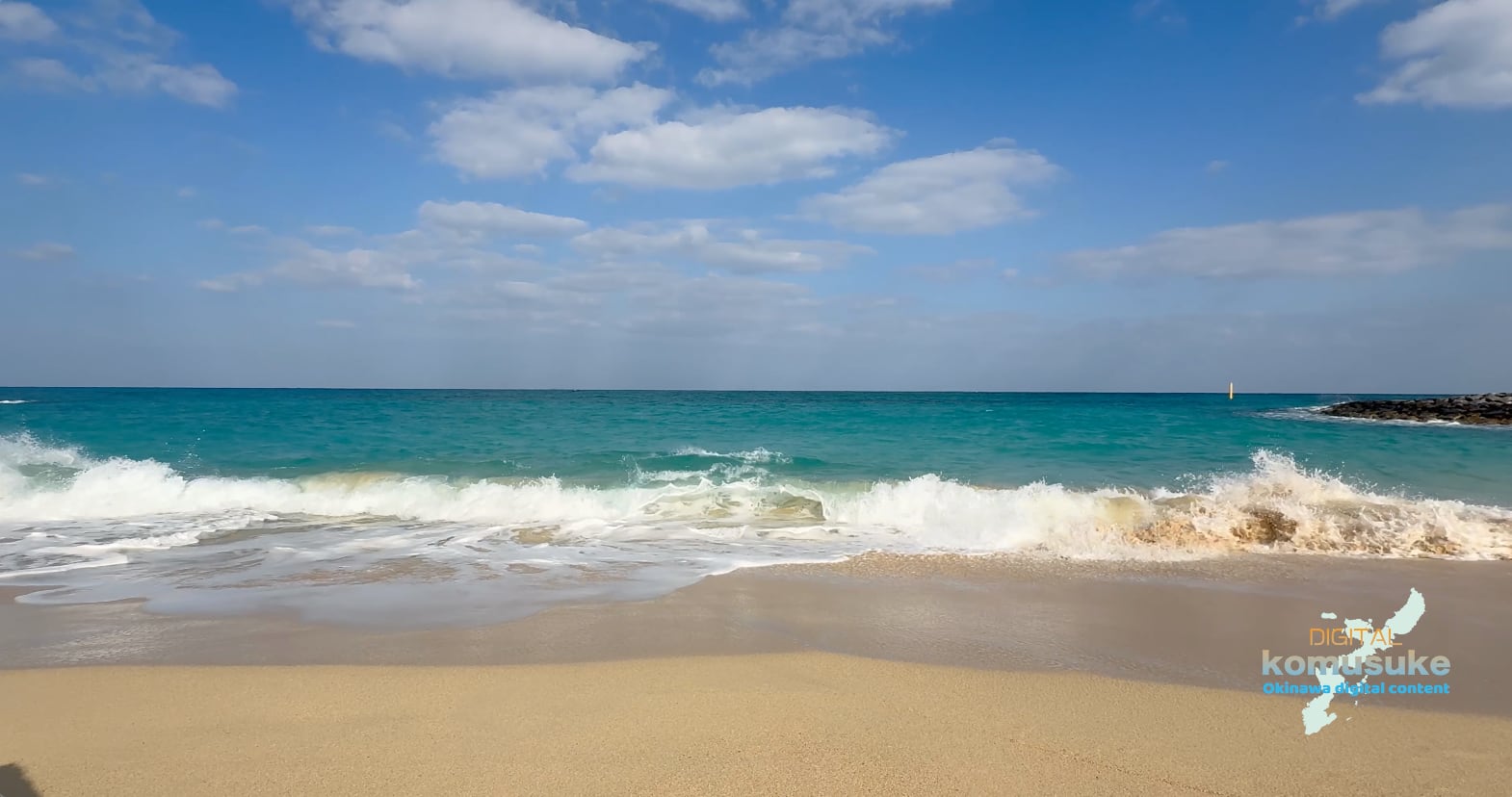 国頭総合体育館前 公共ビーチ-002(4K)30秒