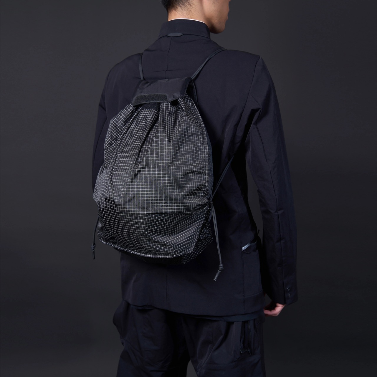 OVERCLOOCK ROAM "M-13" 折りたたみ式ヘルメットバッグ