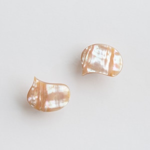 “EBISU” Shell stud earrings /size: M