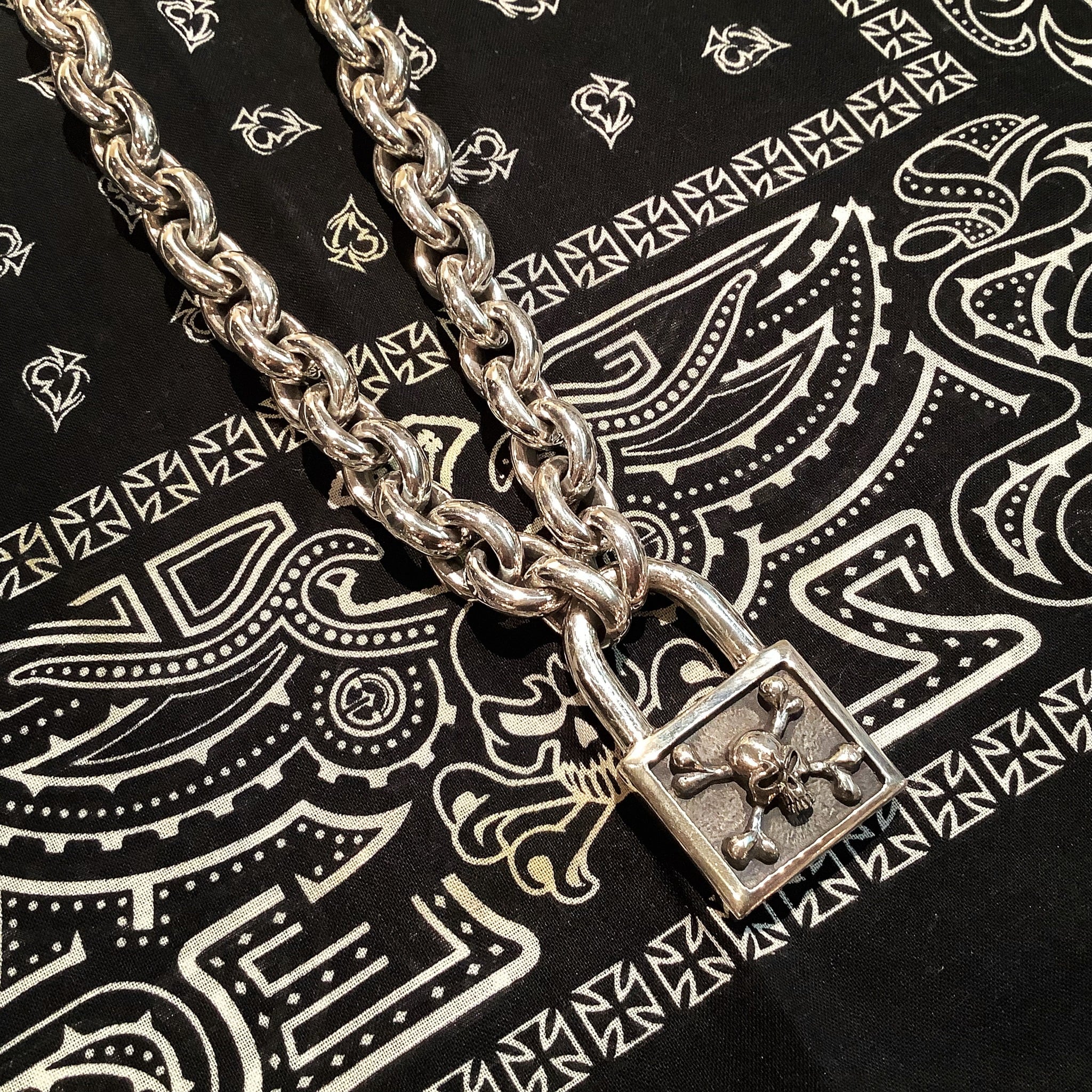 THIRTEEN DESIGNS official サーティーンデザインズ X BONE SKULL
