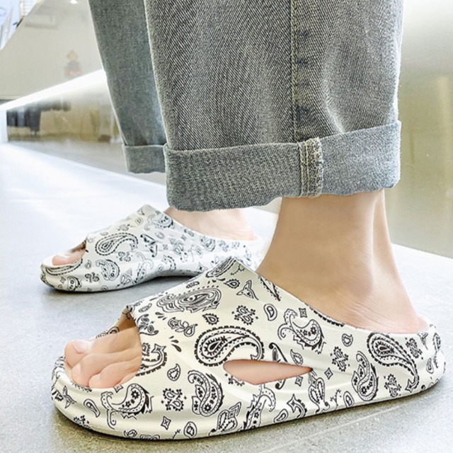 予約販売】サンダル メンズ ペイズリー柄 フラット スリッパ ブラック 