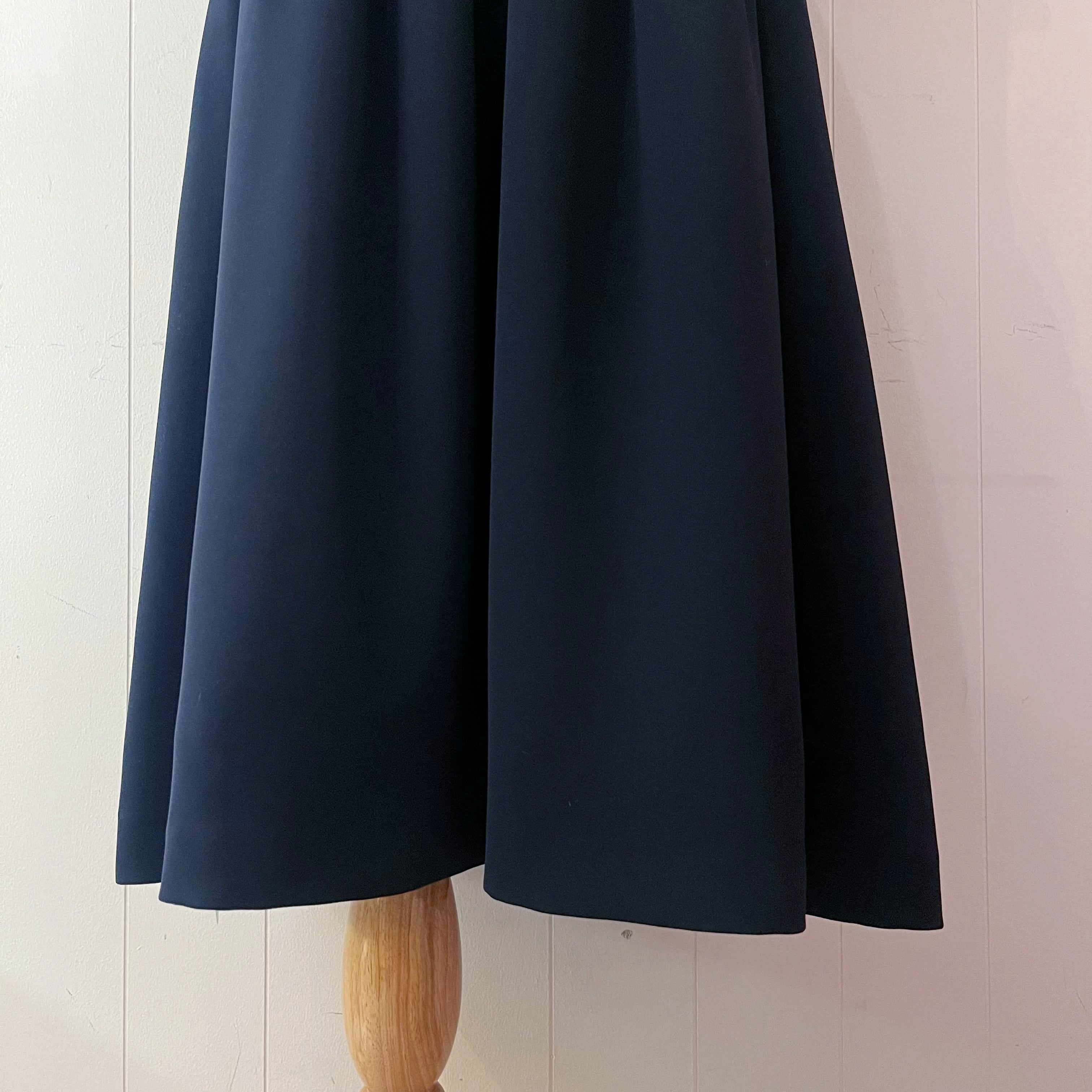 pearl big button gather one-piece