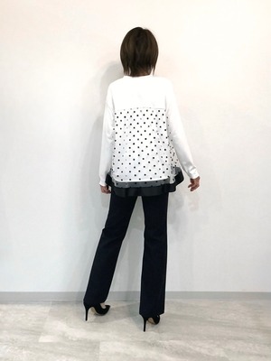 センタープレスフレアパンツ