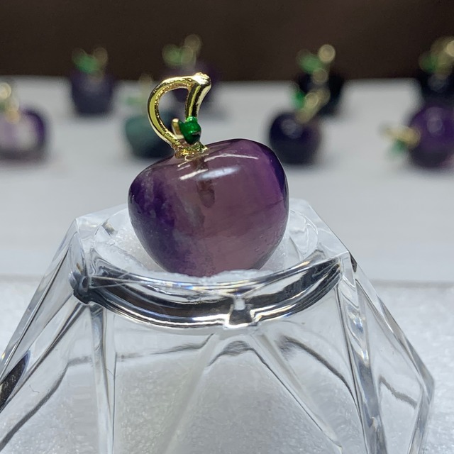 34.フローライトりんご・ペンダントトップ