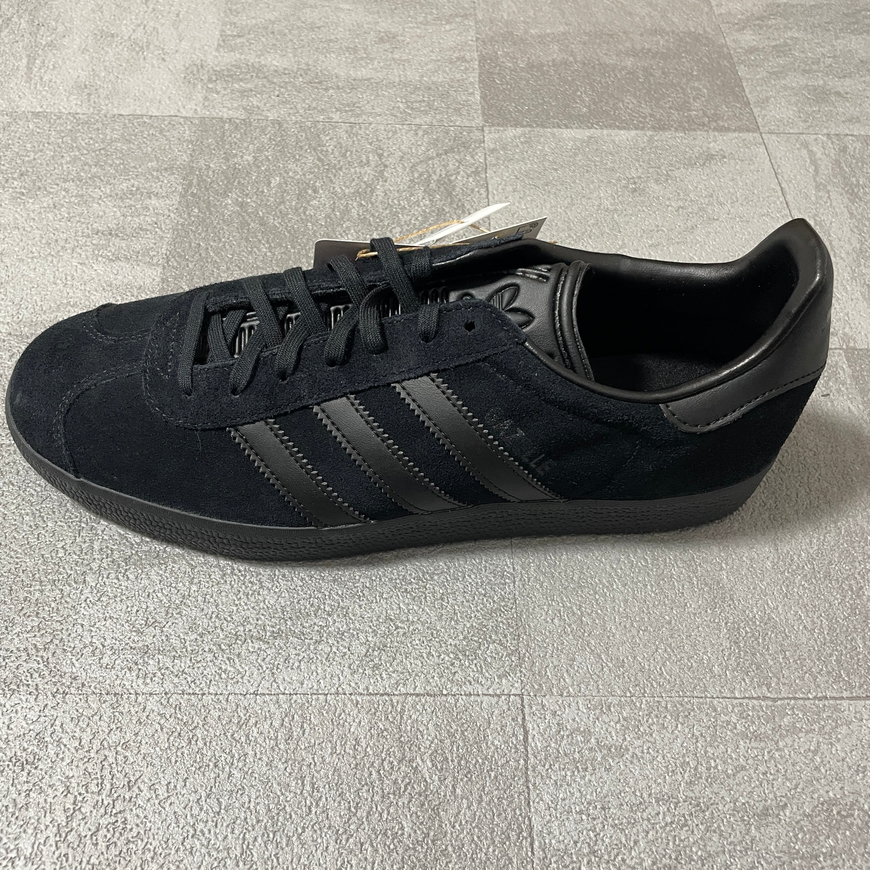 adidas gazelle ガゼル トリプルブラック